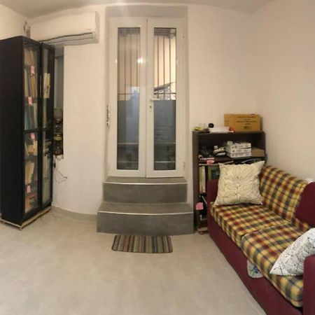 Exarcheia: Independent Ground Floor House. Atenas Exterior foto