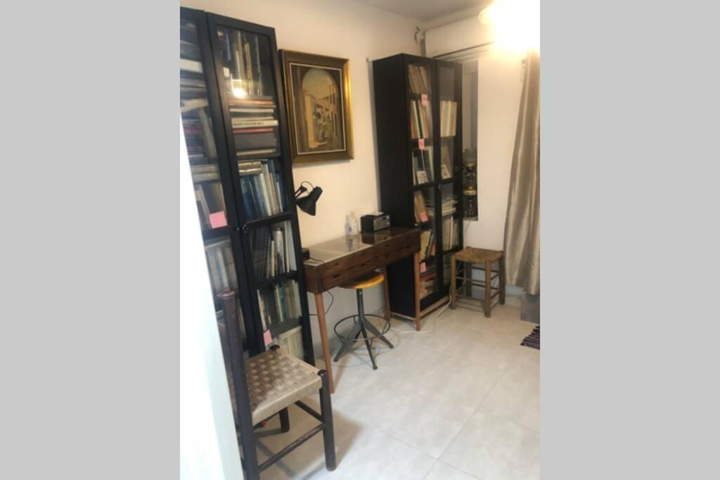 Exarcheia: Independent Ground Floor House. Atenas Exterior foto